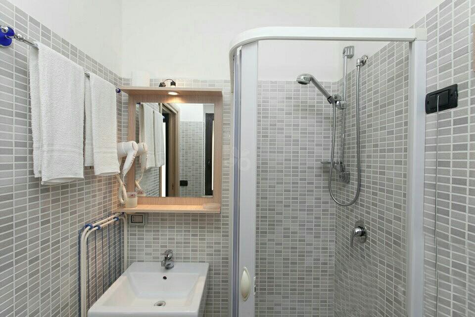 Camera Tripla