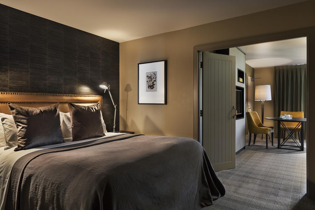 One-Bedroom King Suite