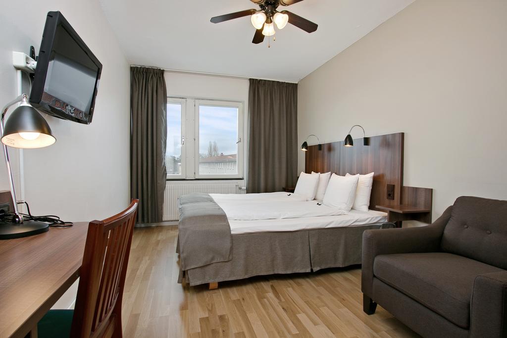Quarto Twin Standard