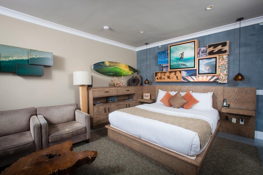Surf Themed Queen Room,1473222991:JPEG