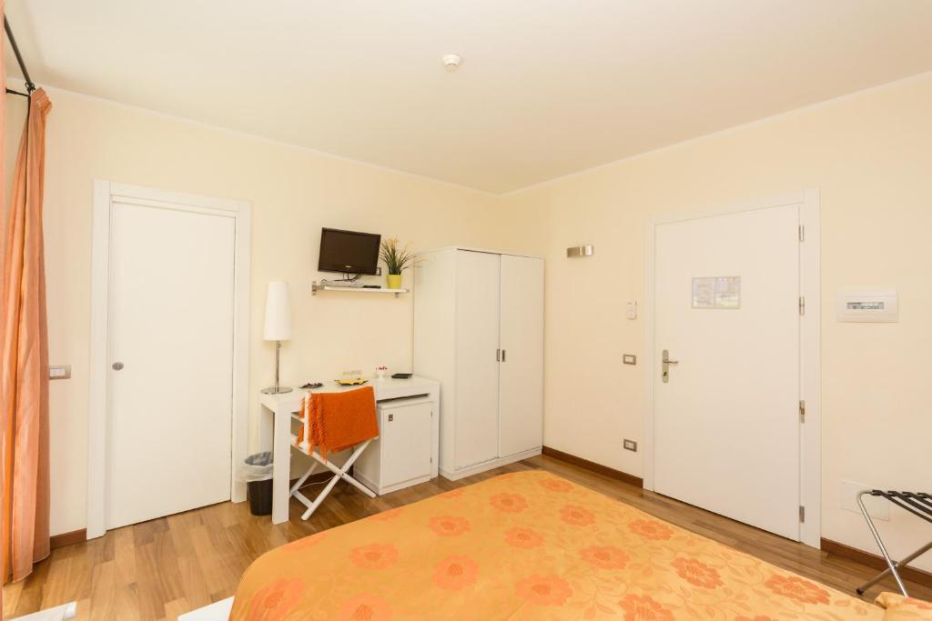 Double Room,631866771:JPEG