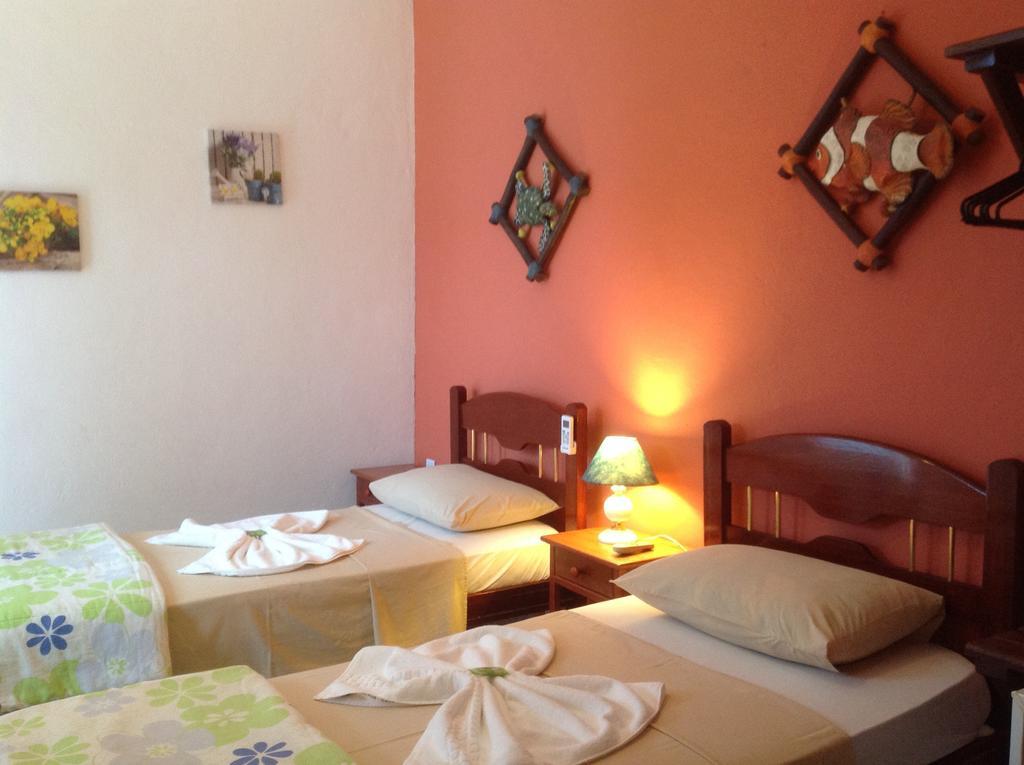 Quarto com 2 Camas de Solteiro