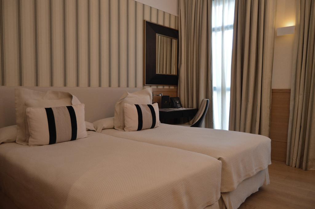 Chambre Double ou Lits Jumeaux Standard avec Lit d'Appoint