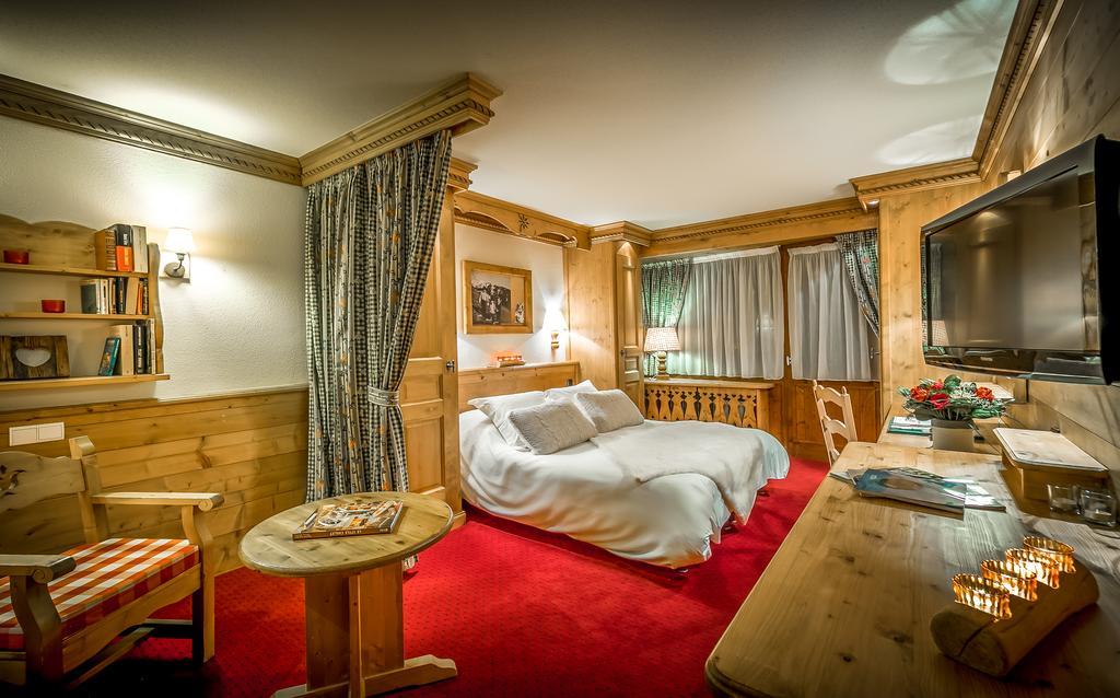 Charming Room,398882700:JPEG
