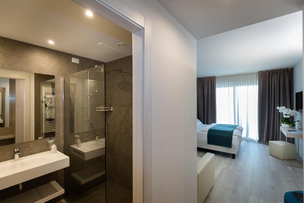 Superior Doppelzimmer mit seitlichem Seeblick