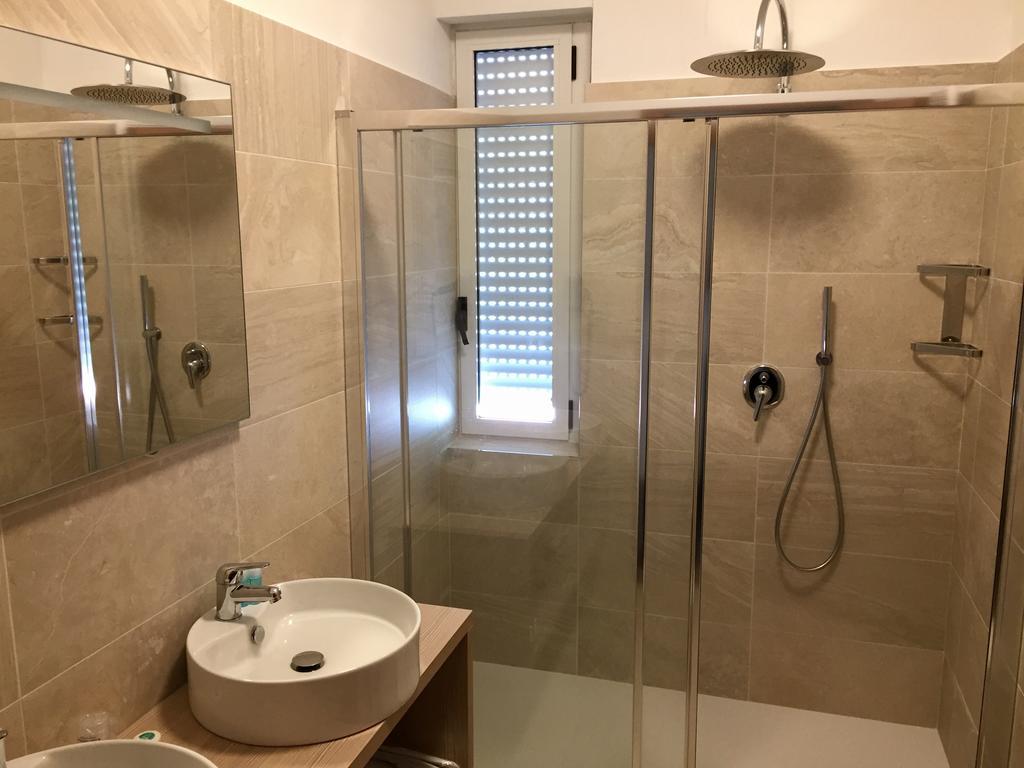 Suite con Balcone e Vista Lago