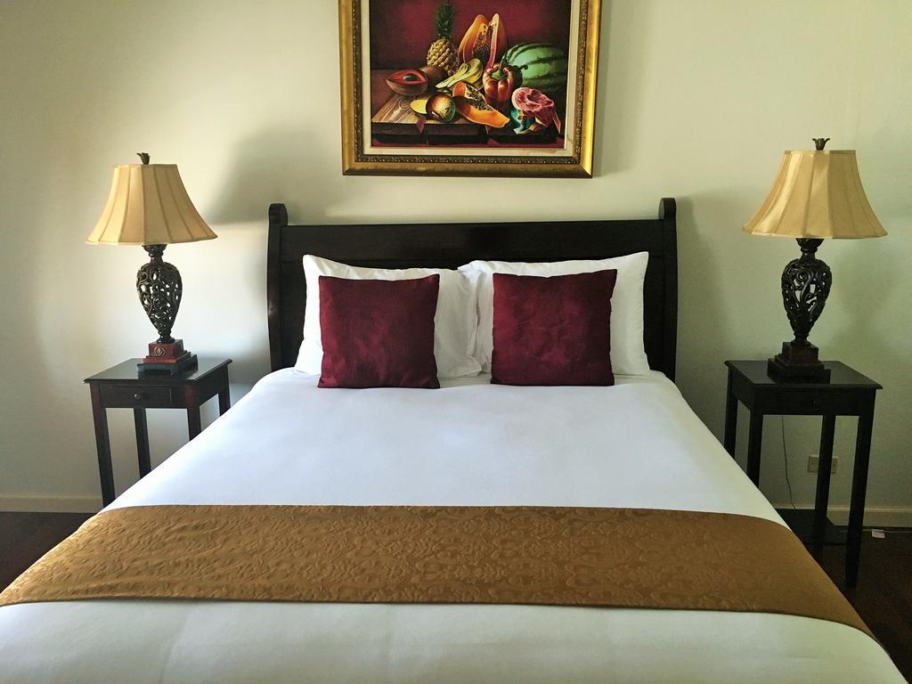 Onyx Room