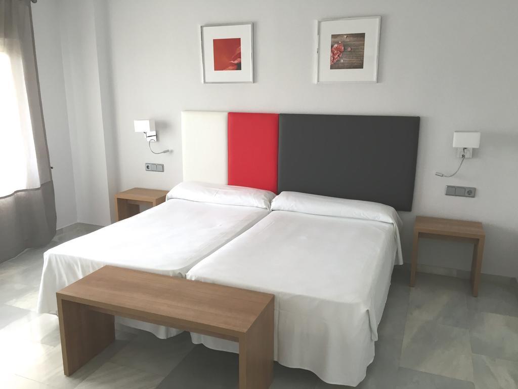 Three-Bedroom Apartment Sea View,605762937:JPEG