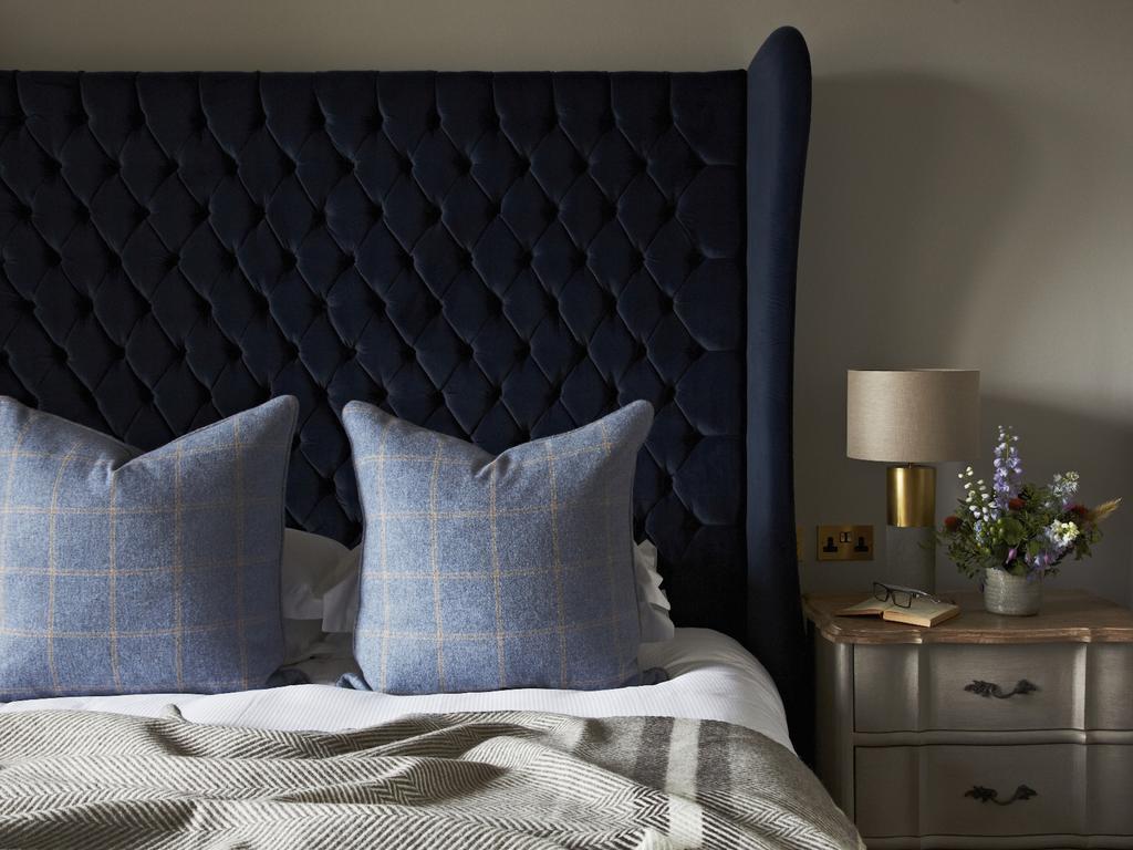 Roseate Junior Room
