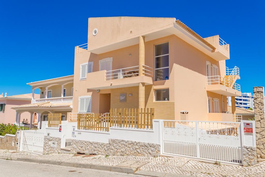 Villa com Piscina Privada