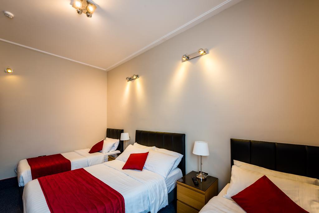 Familiekamer met eigen Badkamer