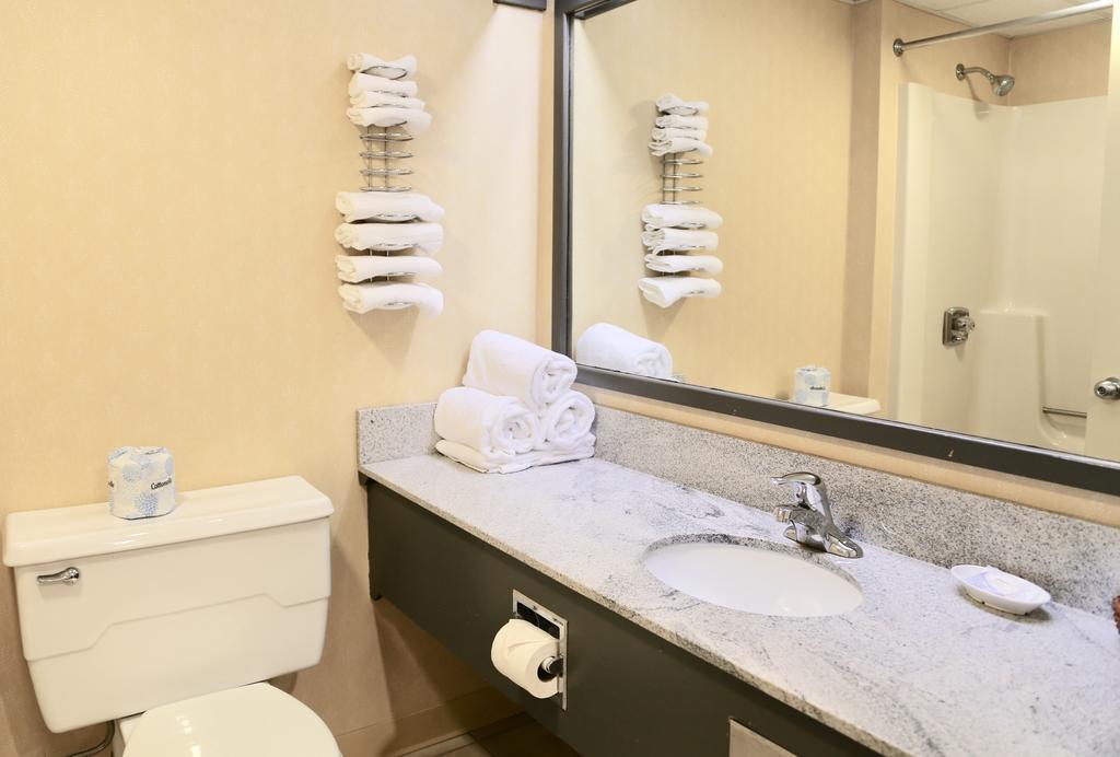 Upper Level One King Bed