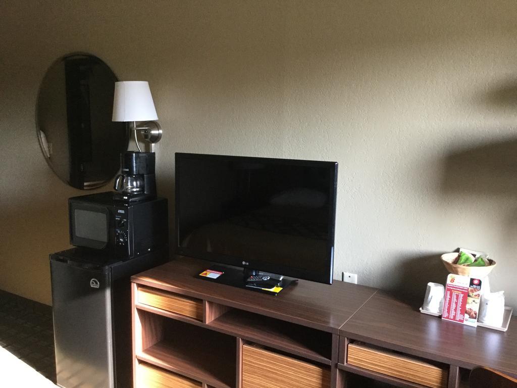 King Room - Non-Smoking