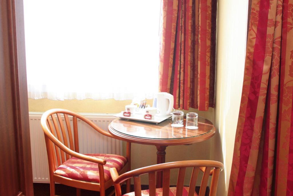 Chambre Lits Jumeaux avec 2 Lits Simples