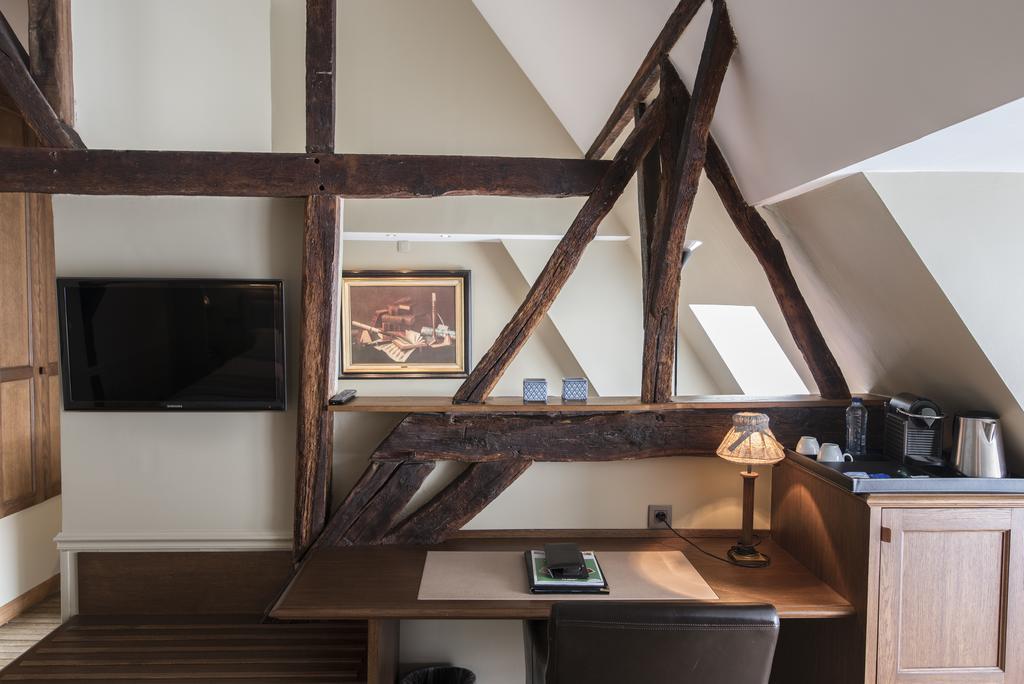 Junior Suite,1765839223:JPEG