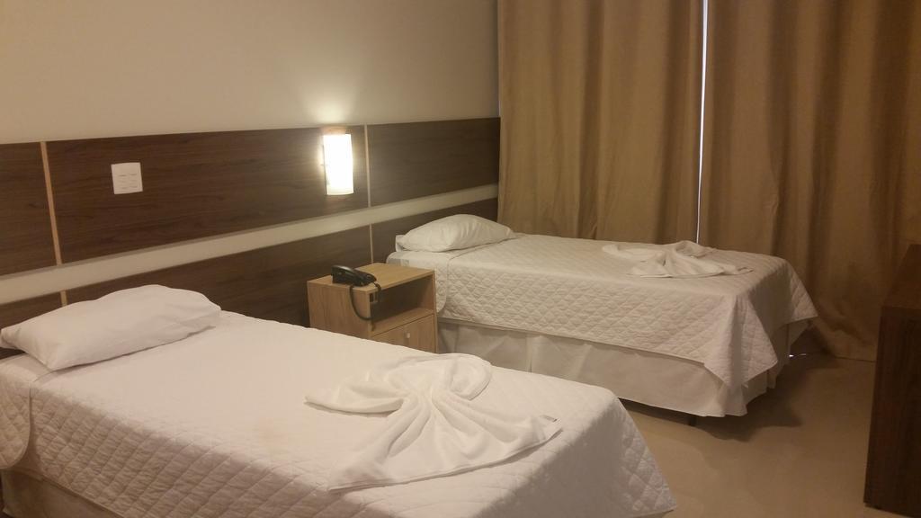 Quarto Executivo com 2 Camas de Solteiro