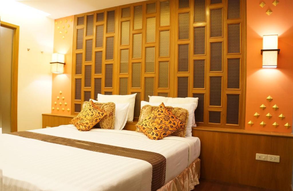 Deluxe King Suite