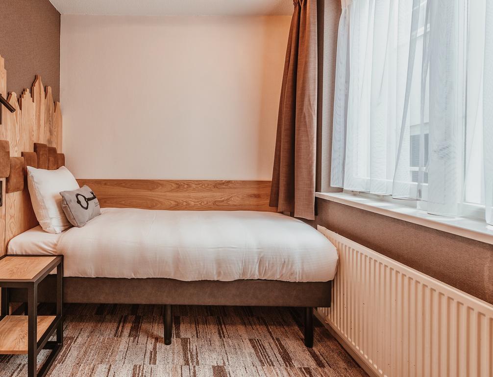 Einzelzimmer mit eigenem externen Bad