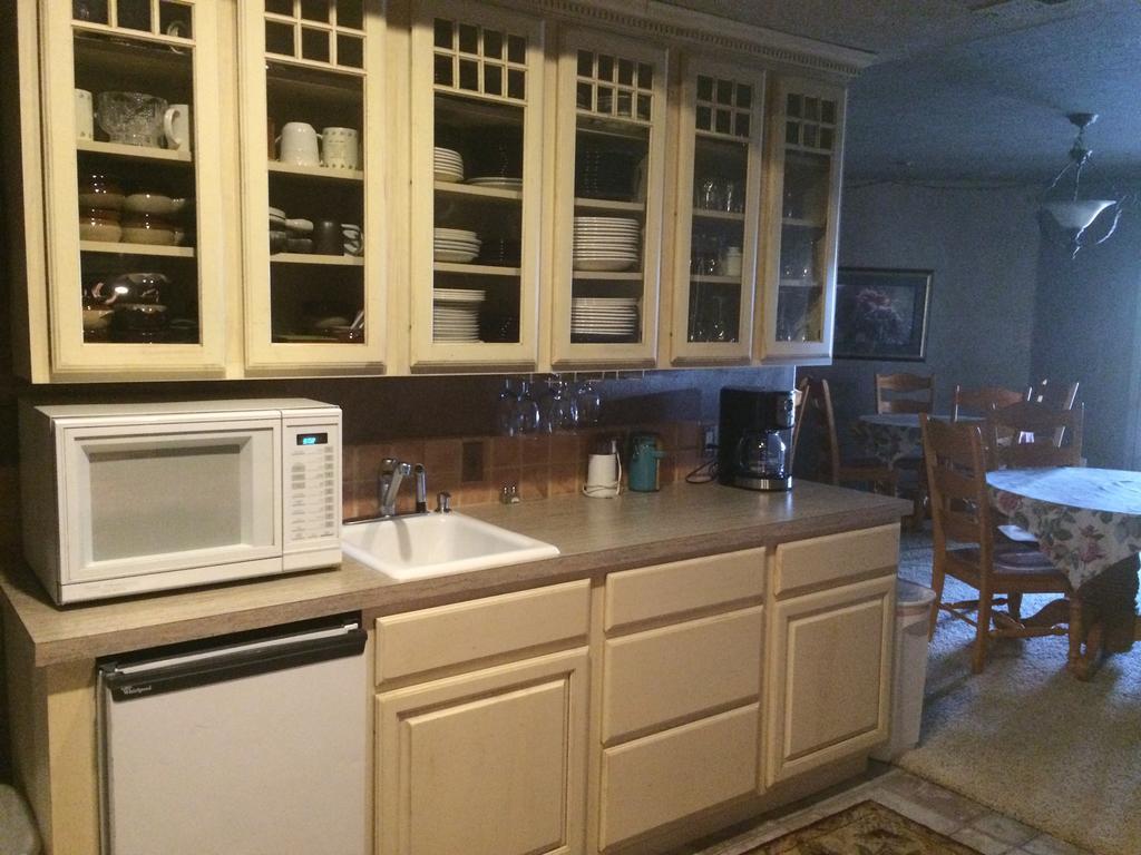 Queen Suite with Kitchenette