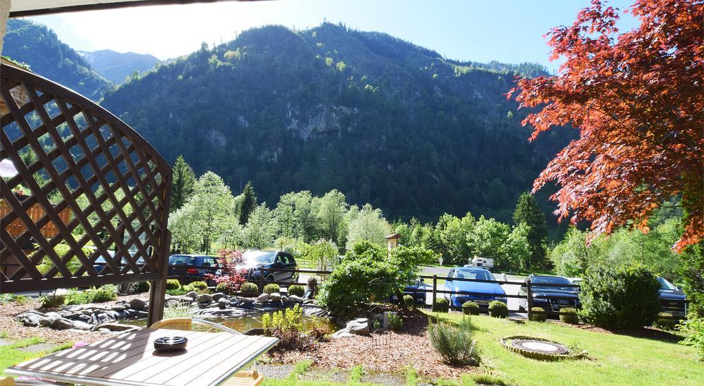Dreibettzimmer mit Balkon oder Terrasse