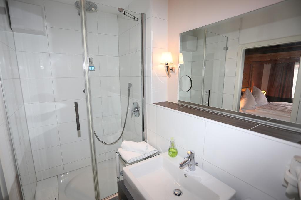 Double Room,1774435794:JPEG