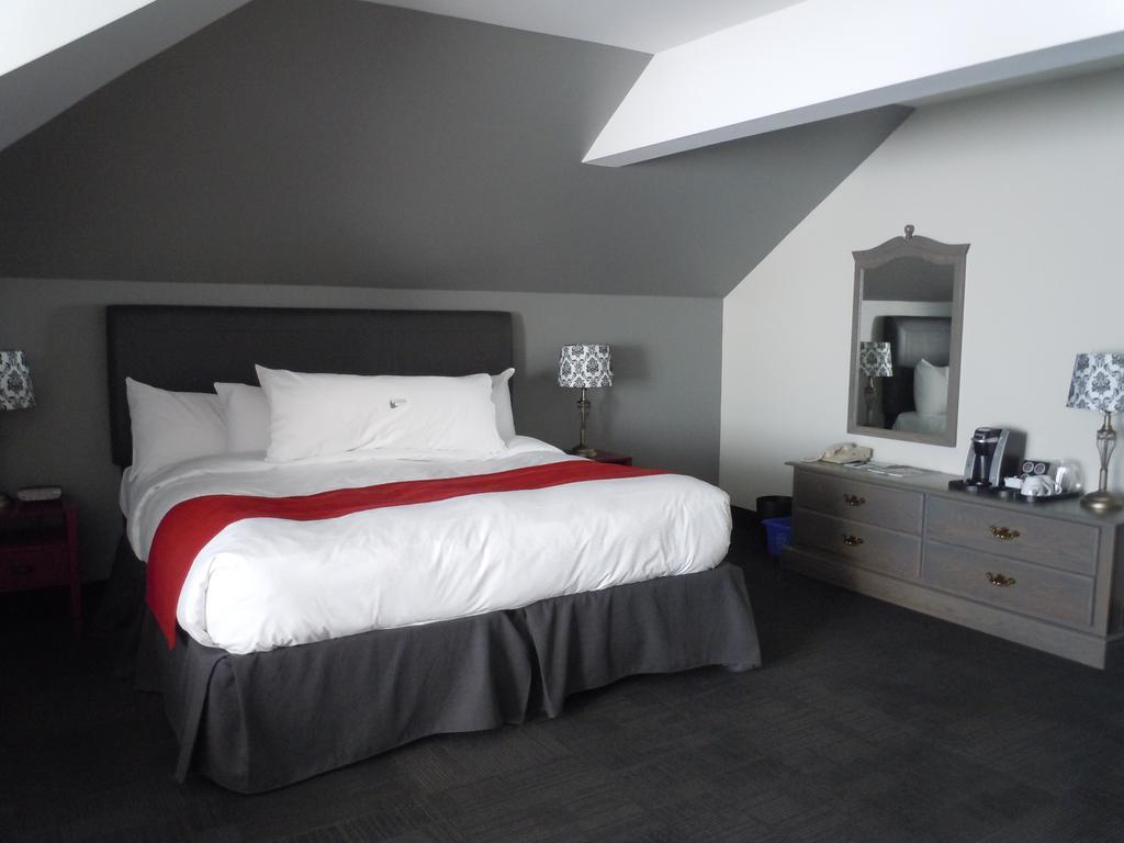 Suite Lit King-Size - Vue sur Lac