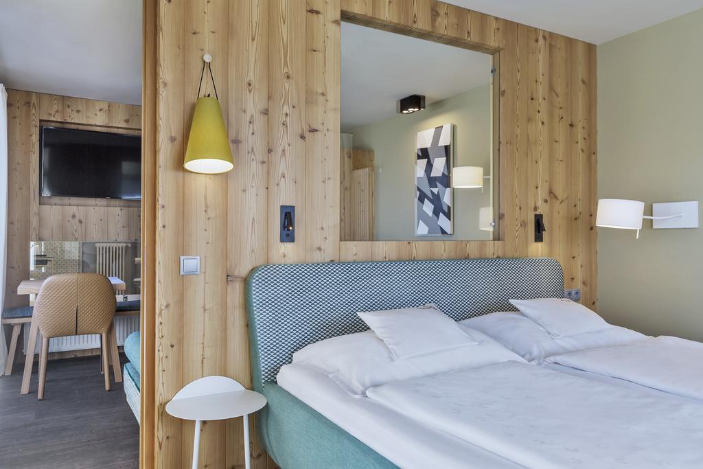 Suite mit Balkon und Bergblick