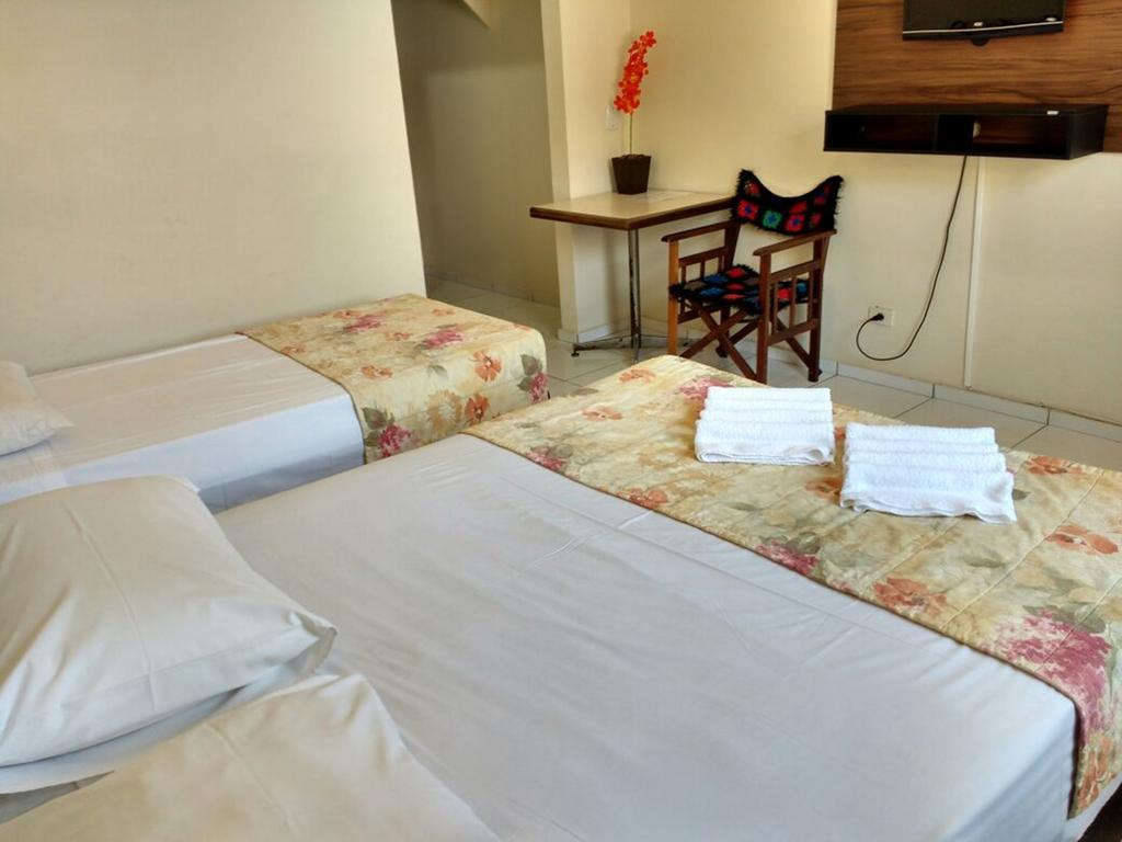 Quarto Duplo com Cama de Casal