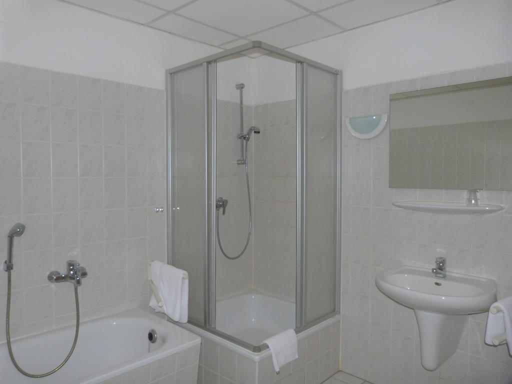 Large Double Room,1166488967:JPEG
