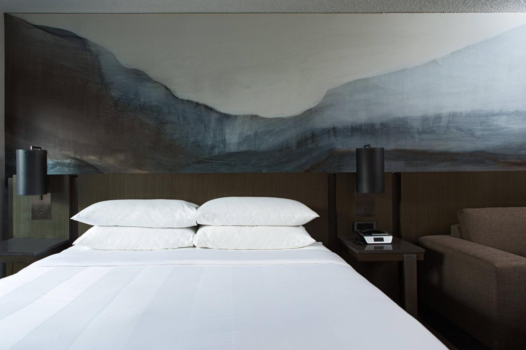 Club King Room with Lounge Access
