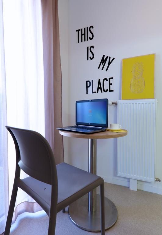 Studio Apartment,461091576:JPEG