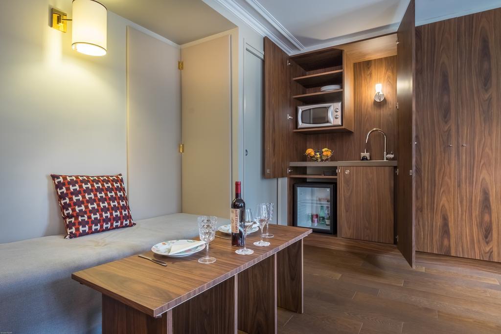 Apartment with Kitchenette,474084750:JPEG