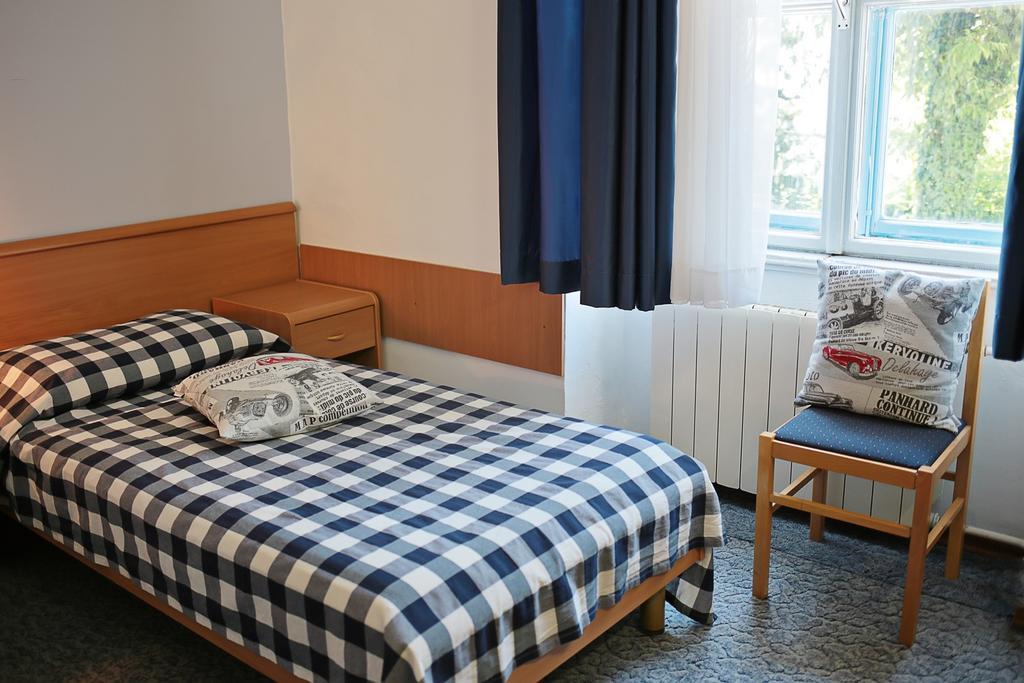Tweepersoonskamer met 2 Aparte Bedden
