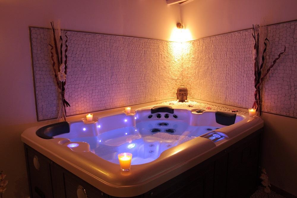 Suite avec Jacuzzi et Sauna