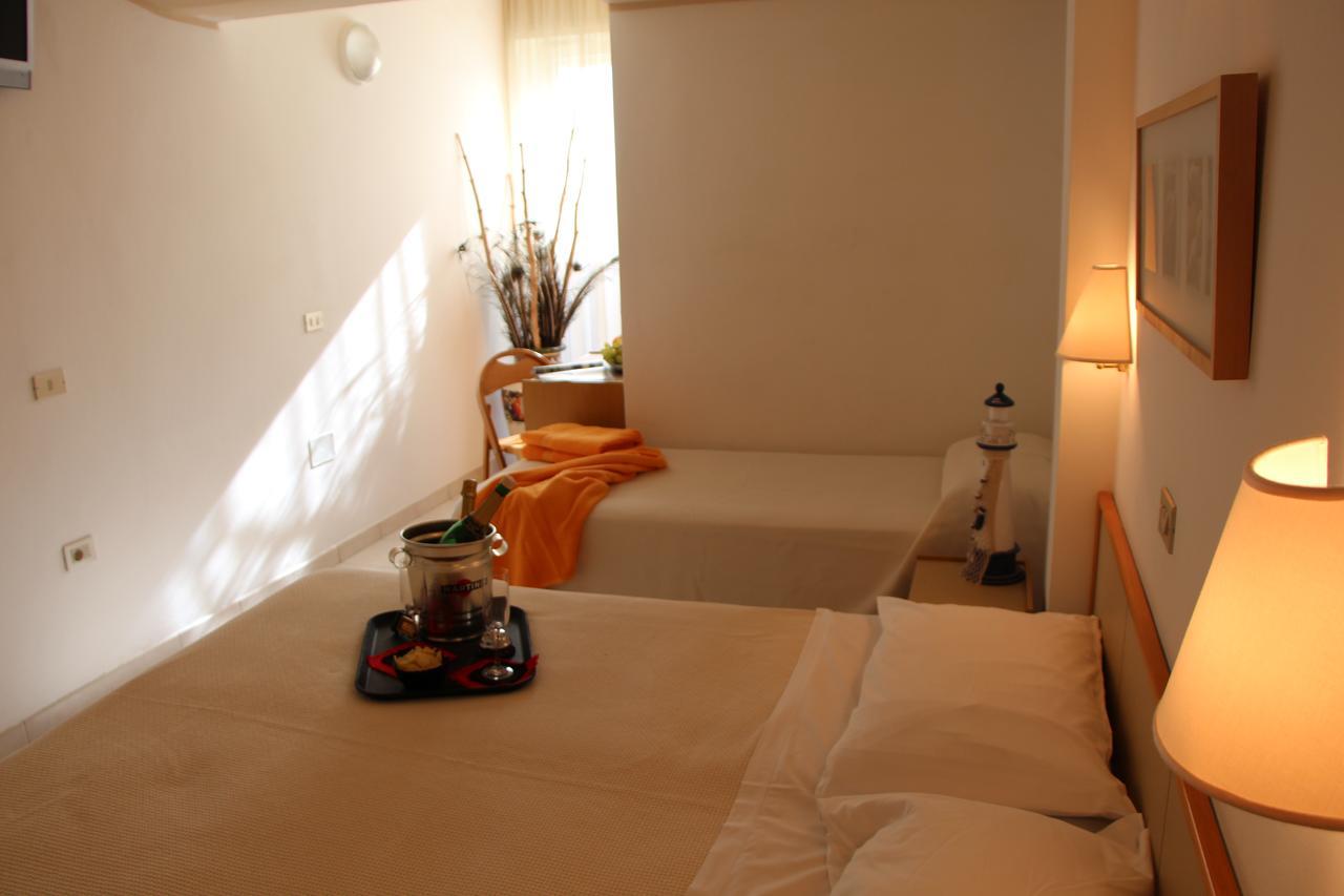 Triple Room,507471792:JPEG