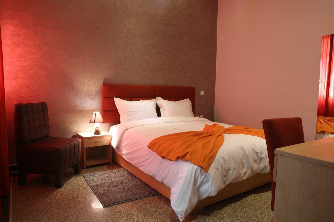 Quarto Individual com Chuveiro