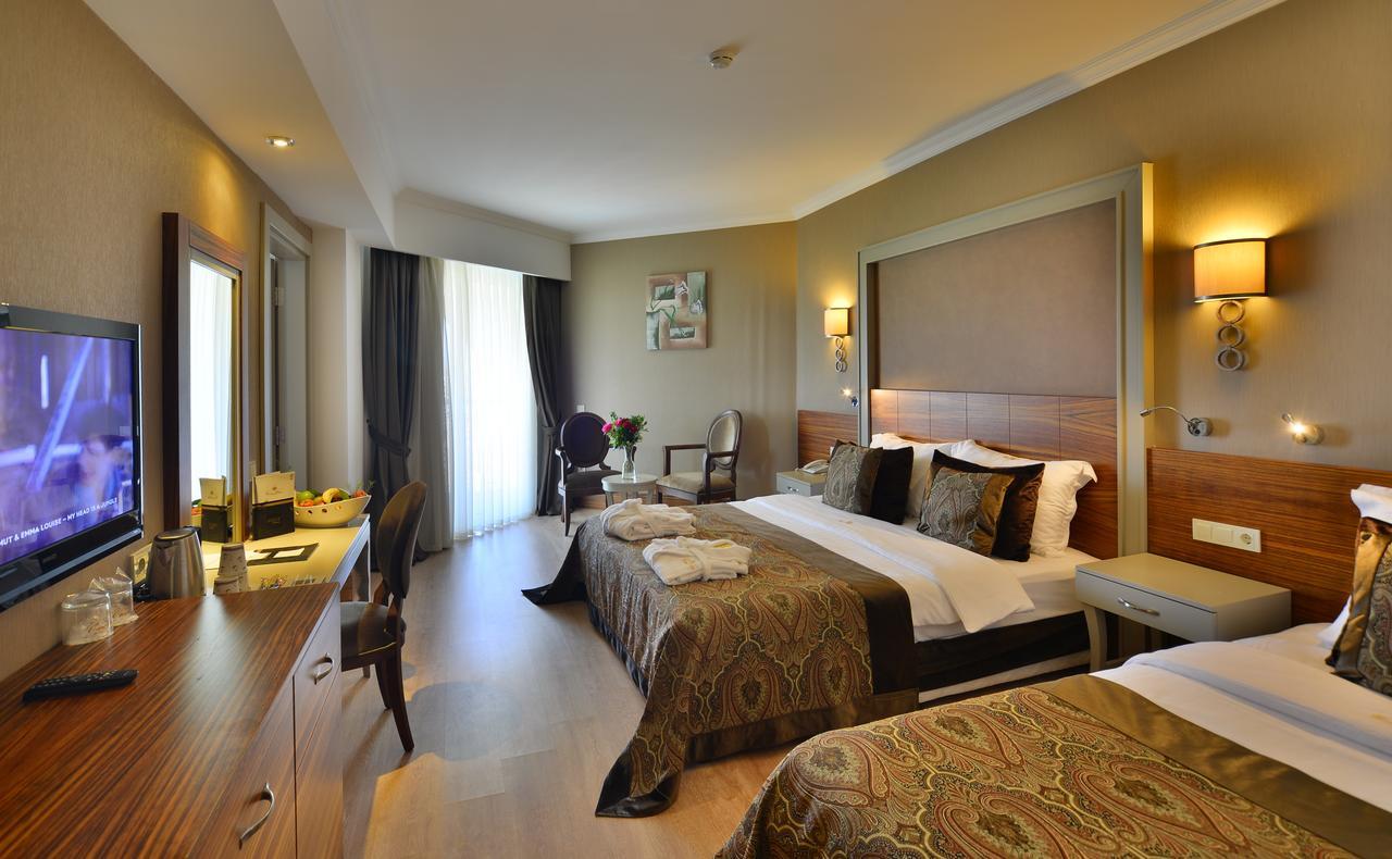 Doppelzimmer mit Poolblick