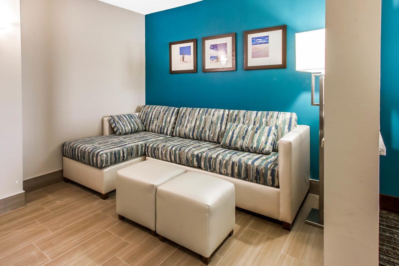 King Suite with Sofabed  - Non-Smoking