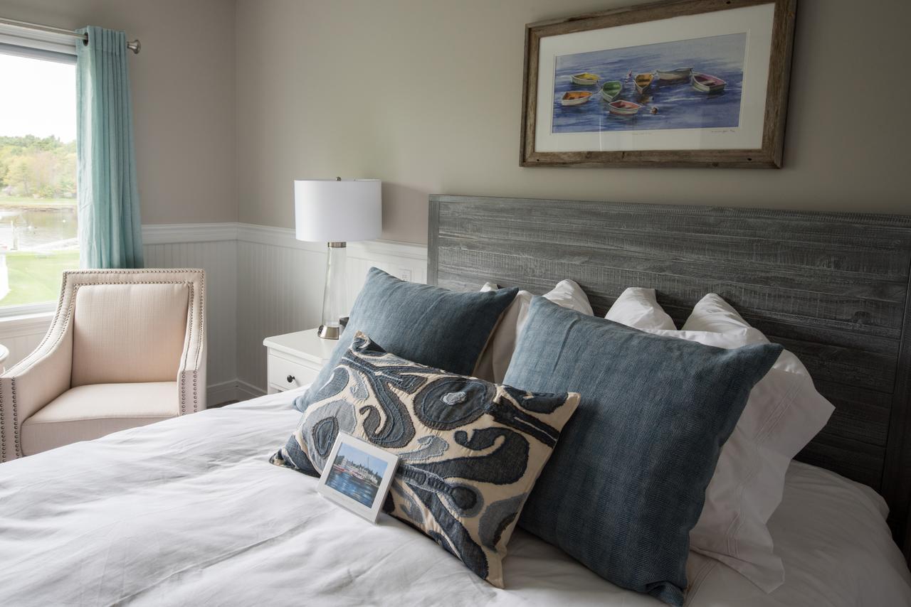 Carriage House Queen Waterview