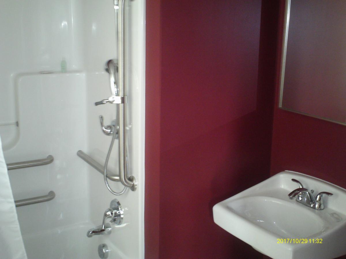 Queen Room - Disability Access