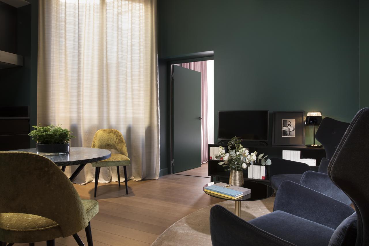 Signature Suite