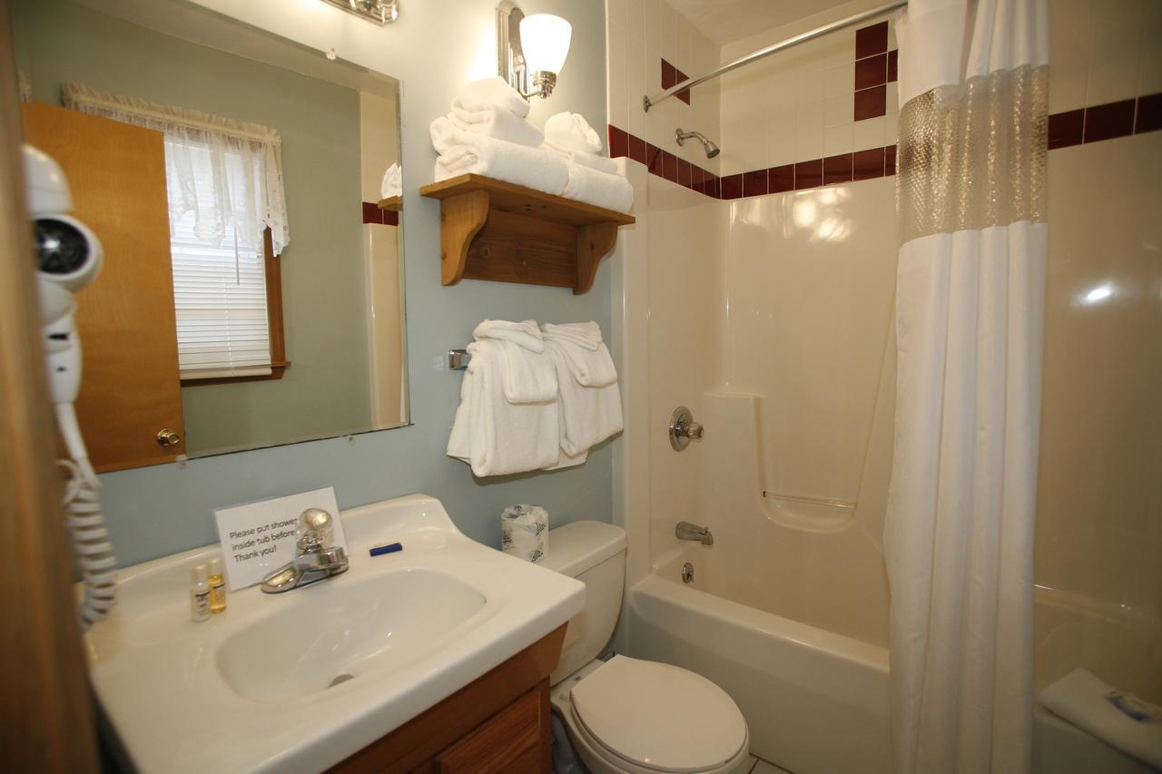 King & Queen Bed Room