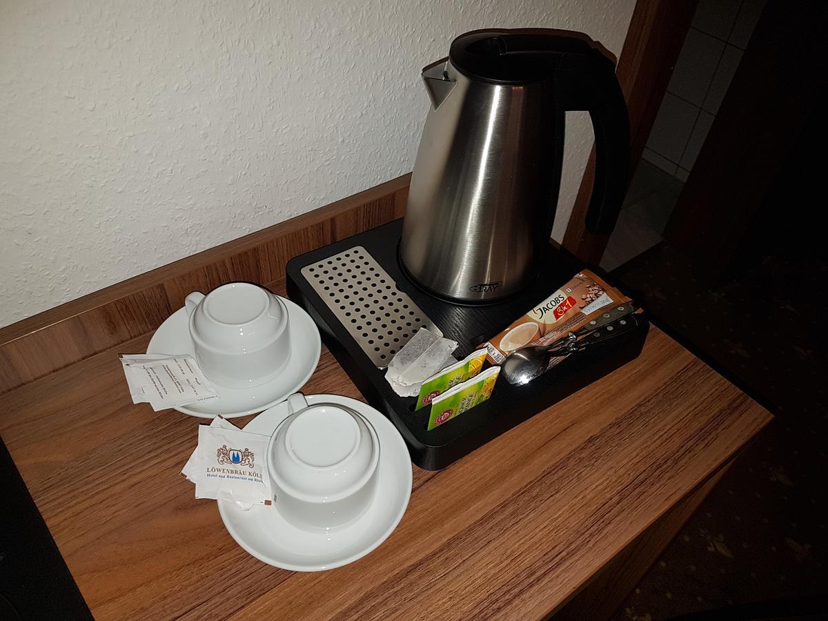 Eenpersoonskamer met Eigen Badkamer in de Gang