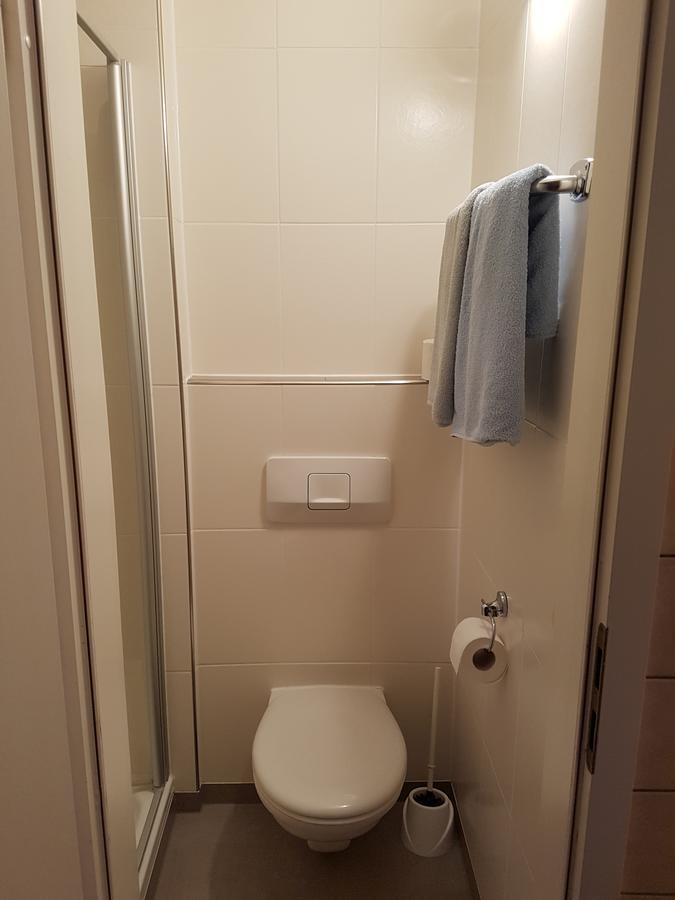 Single Room Bathroom,547079754:JPEG