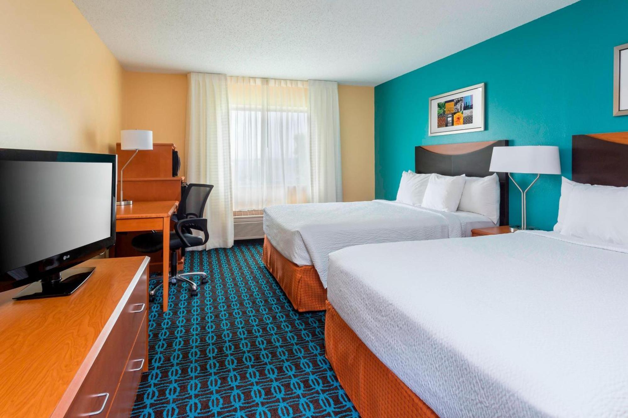 Queen Room Two Queen Beds Hearing Accessible
