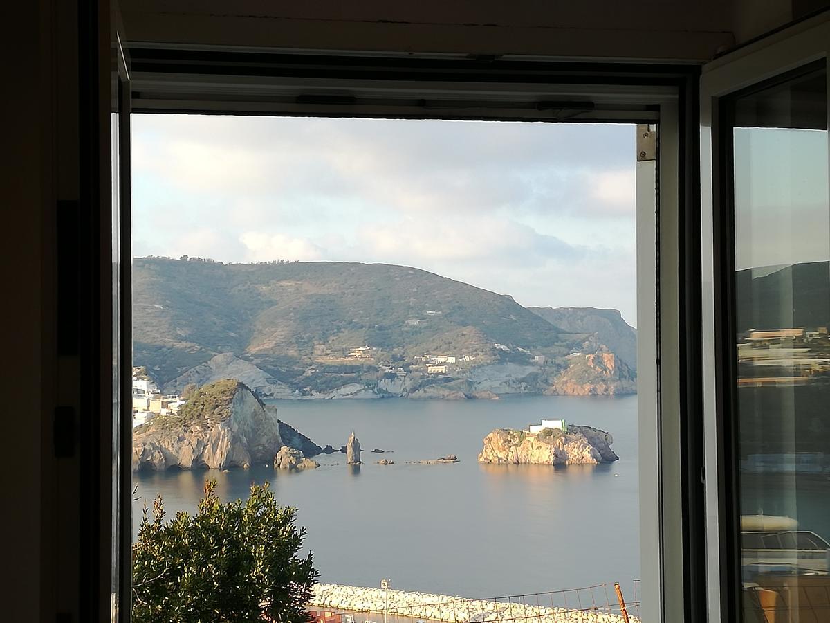 Camera Tripla Standard con Vista Mare