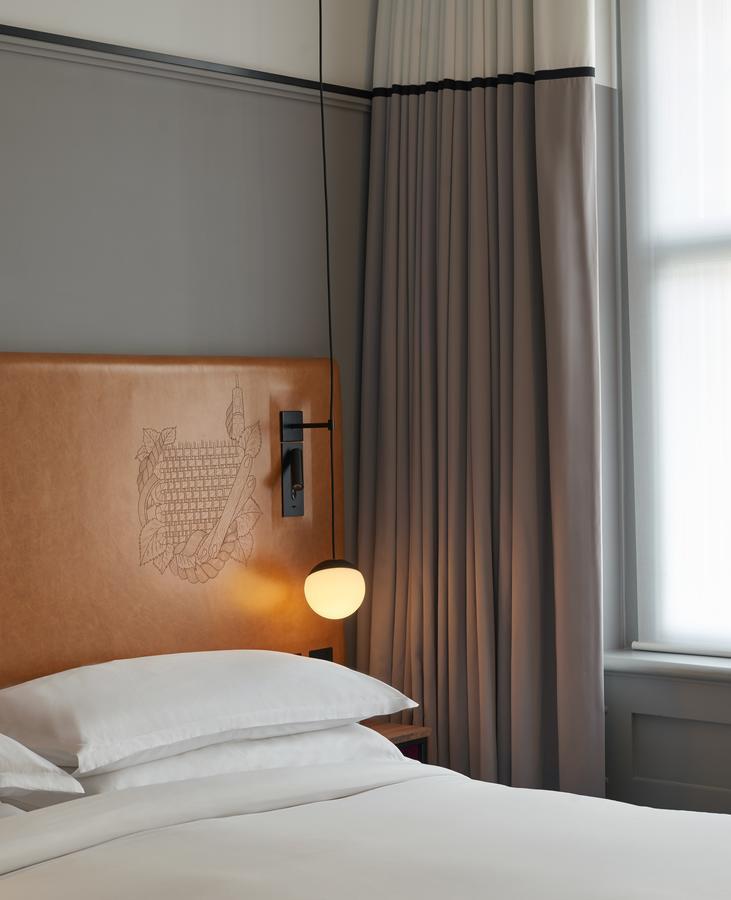 Kamer met Kingsize Bed