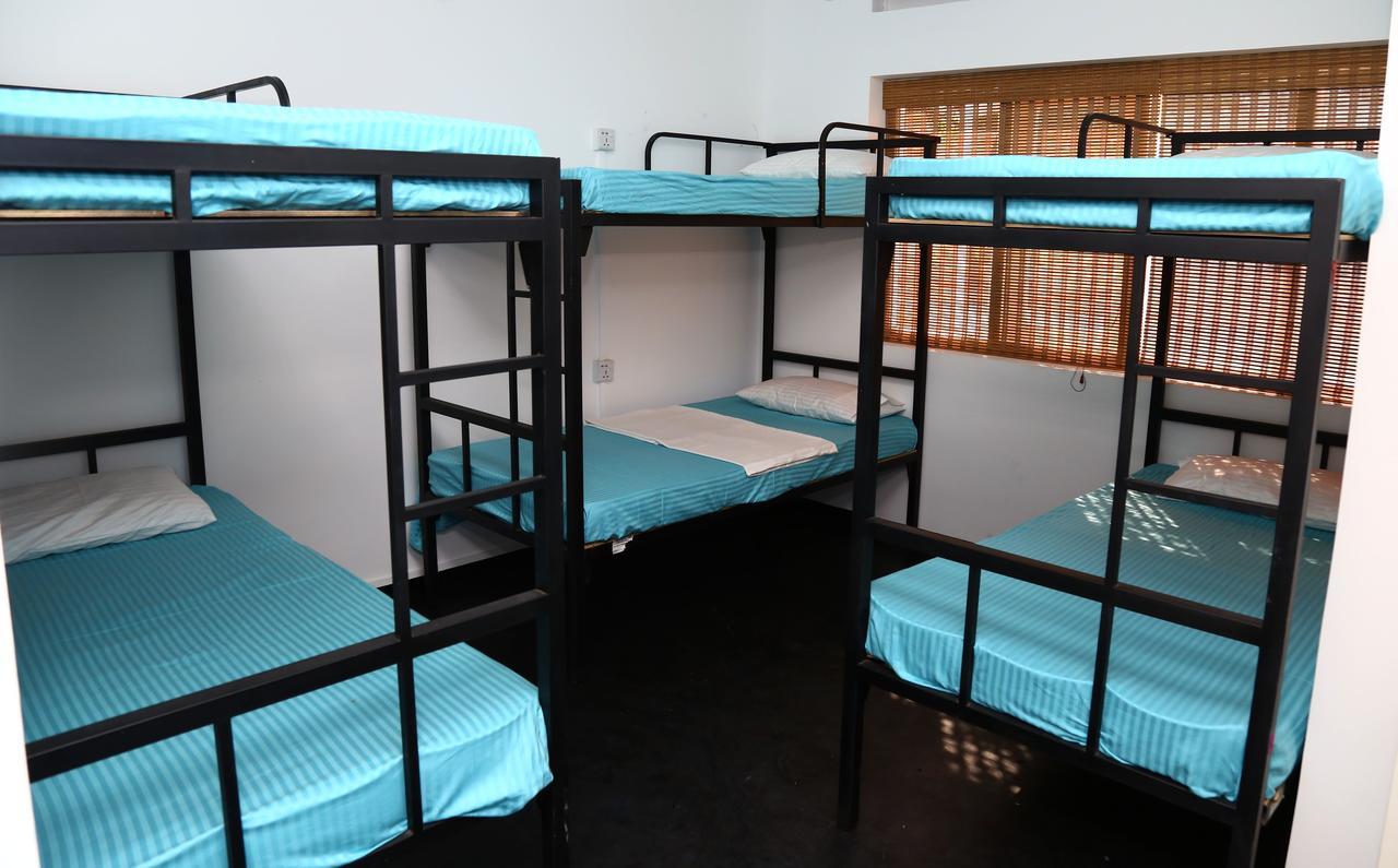 Posto Letto in Dormitorio Misto con 8 Letti