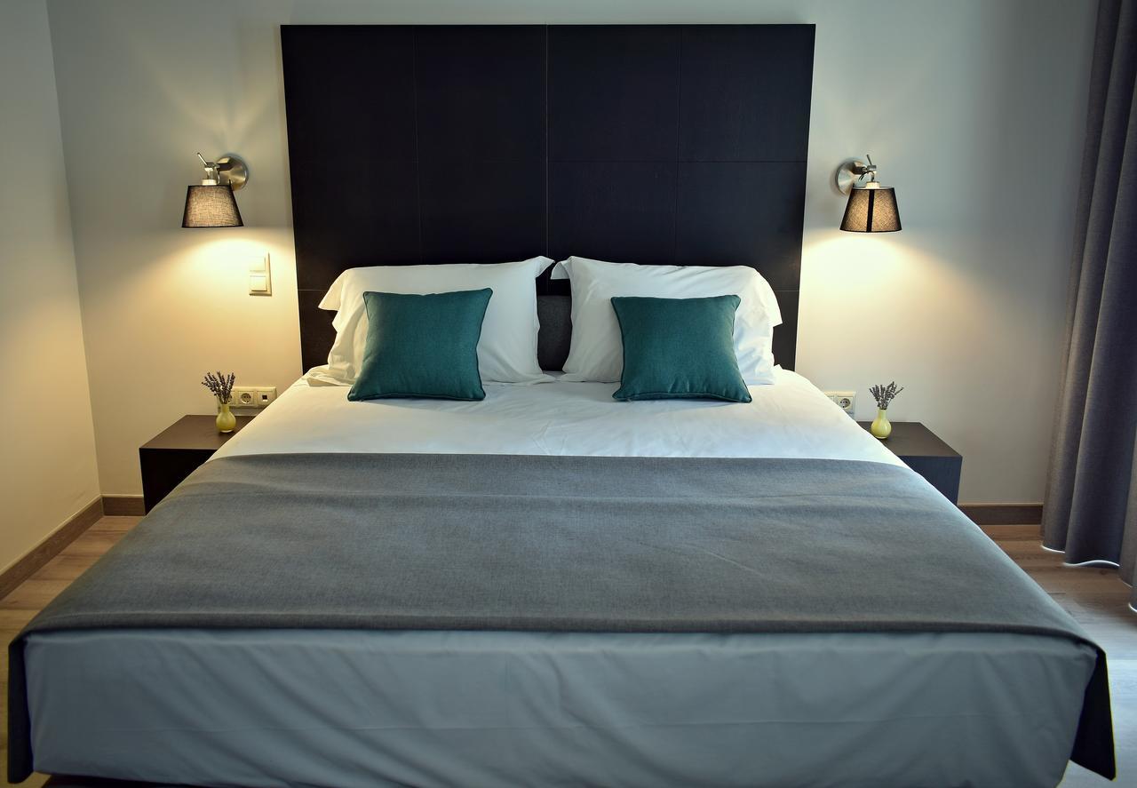 Quarto com Cama de Casal ou 2 de Solteiro