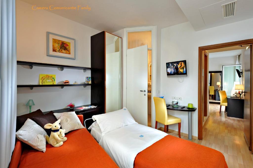 Familienzimmer mit seitlichem Meerblick